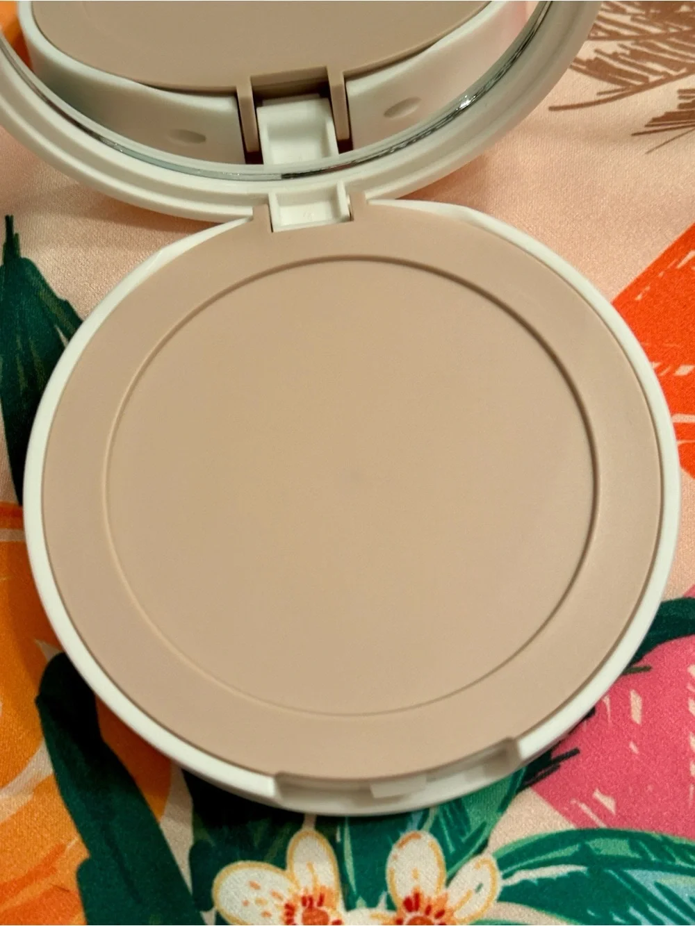 ILIA Soft Focus Finishing Powder Medium Translucent 12-Hour Shine Control